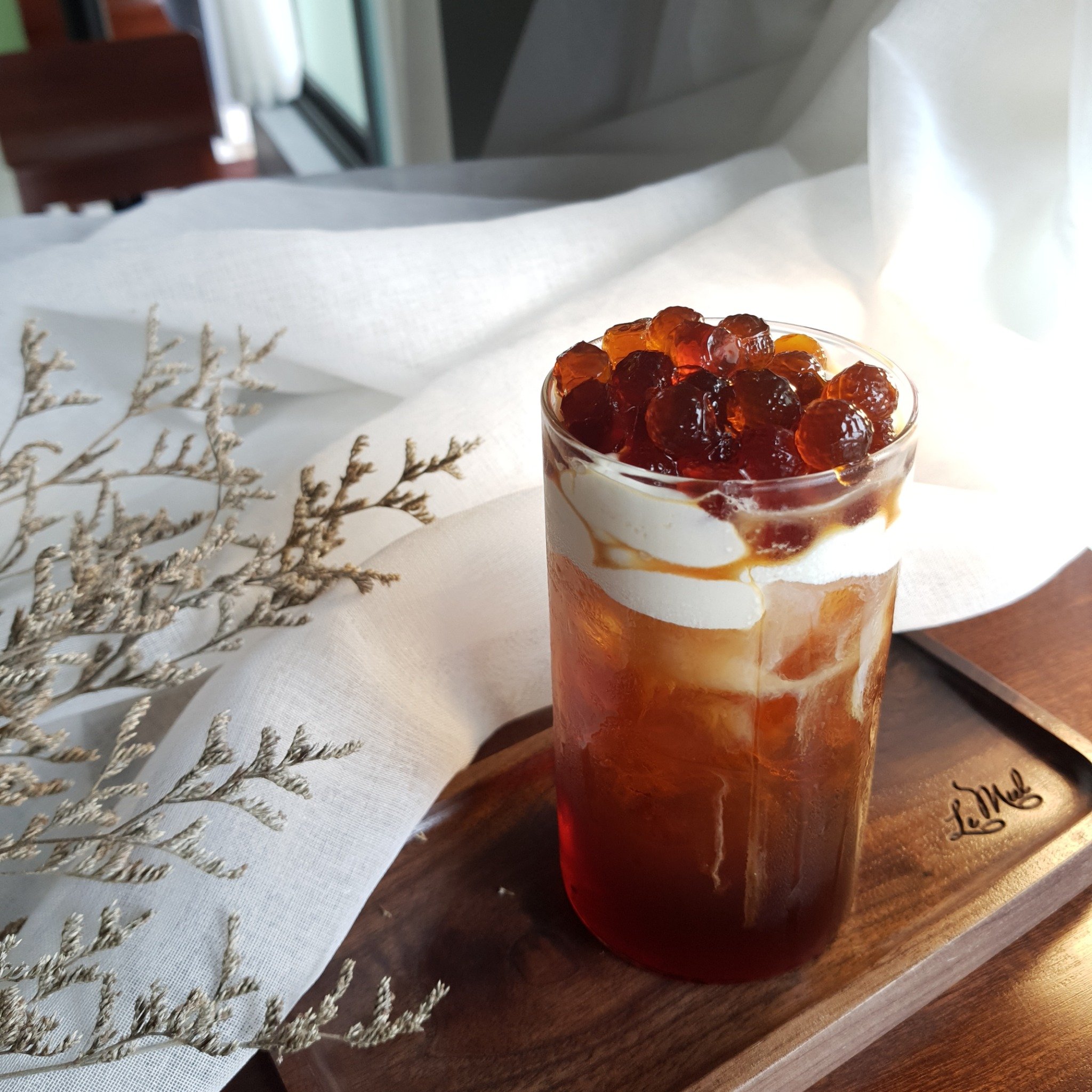 Những lưu ý khi chọn và xử dụng khay gỗ cho quán café, tiệm bánh, quán trà sữa 3 z3437310499964 674d908df99e8aaabebd3b09a781c64f